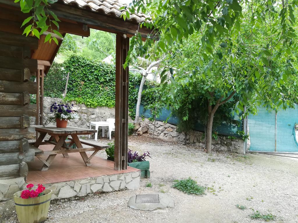 Cabana De Madera La Encina Hébergement de vacances *